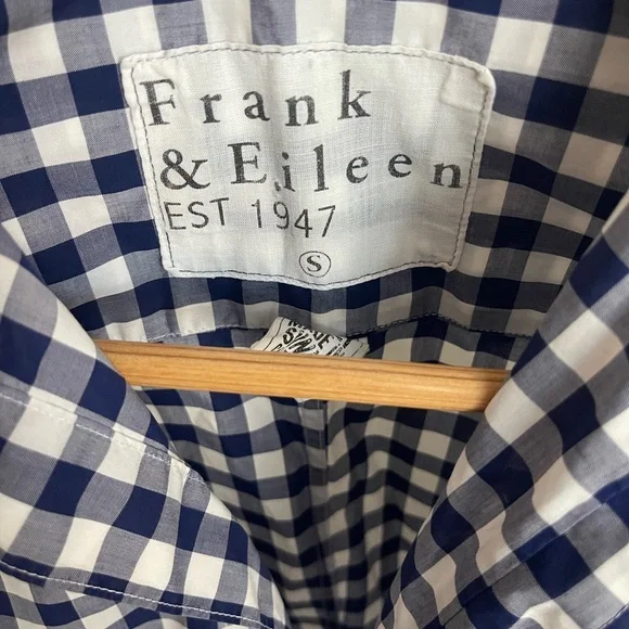 EUC Frank & Eileen Barry Navy Gingham Shirt sz Small - Picture 2 of 4